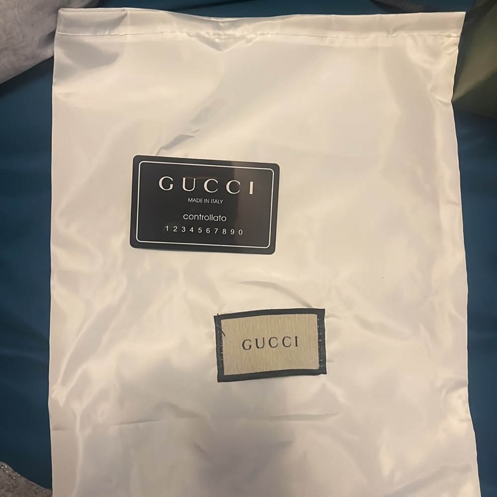 Size 10 only worn once cleaning out my closet - Picture 2 of 5